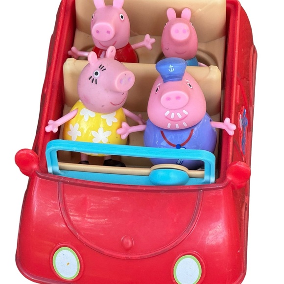 Disney Peppa Pig red family adventurous car with 4 figures - Picture 10 of 10